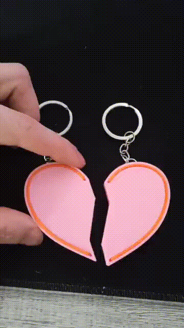 Llaveros de corazones rotos