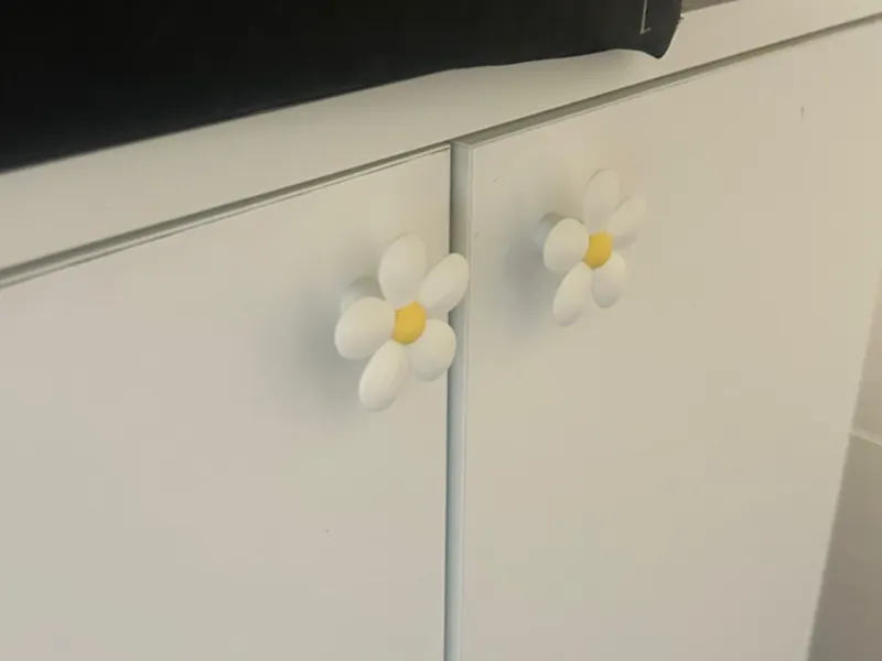 Poignée meuble avec insert écrou M5