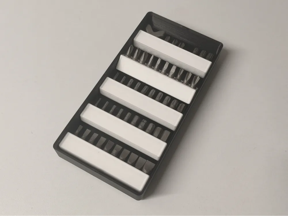 Organizador: Gridfinity Modular Rotating Bit Storage (3U). Referencia del modelo original.