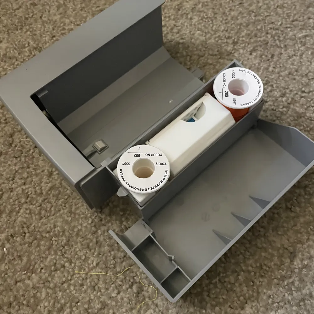 Singer 4452 Accessory Storage - Free 3D Print Model - MakerWorld