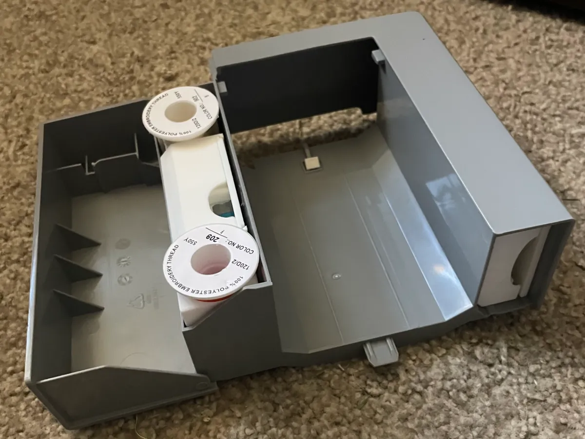 Singer 4452 Accessory Storage - Free 3D Print Model - MakerWorld