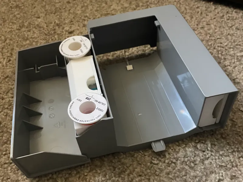 Singer 4452 Accessory Storage
