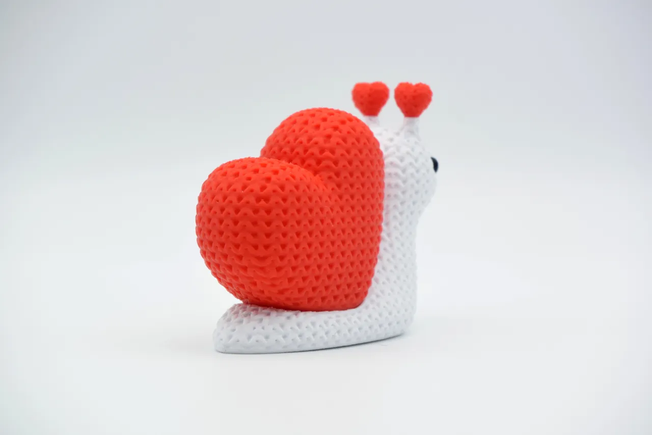 Knitted Valentine's Day Snail view 3