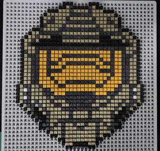 Master Chief helmet pixel art puzzle