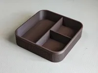 Size 17x17cm. height 4 cm.  0.2mm layer, 2 walls, 15% infill