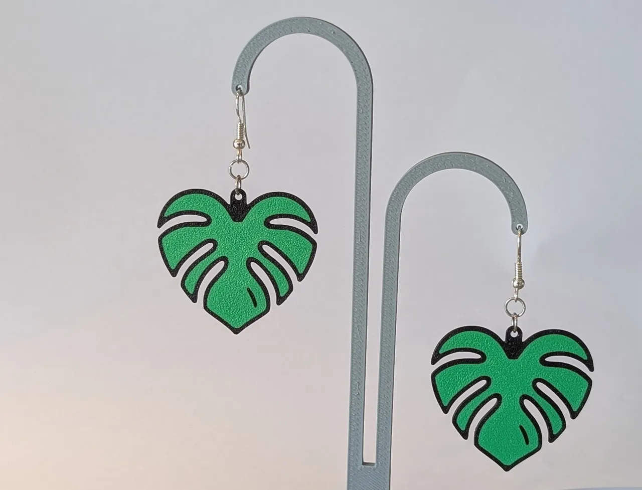 Lovely Heart Shaped Monstera Leaf Earrings view 4
