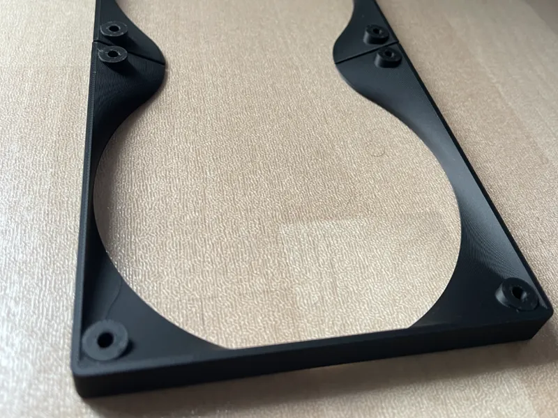 Fan-to-Radiator Static Pressure Balancing Chamber