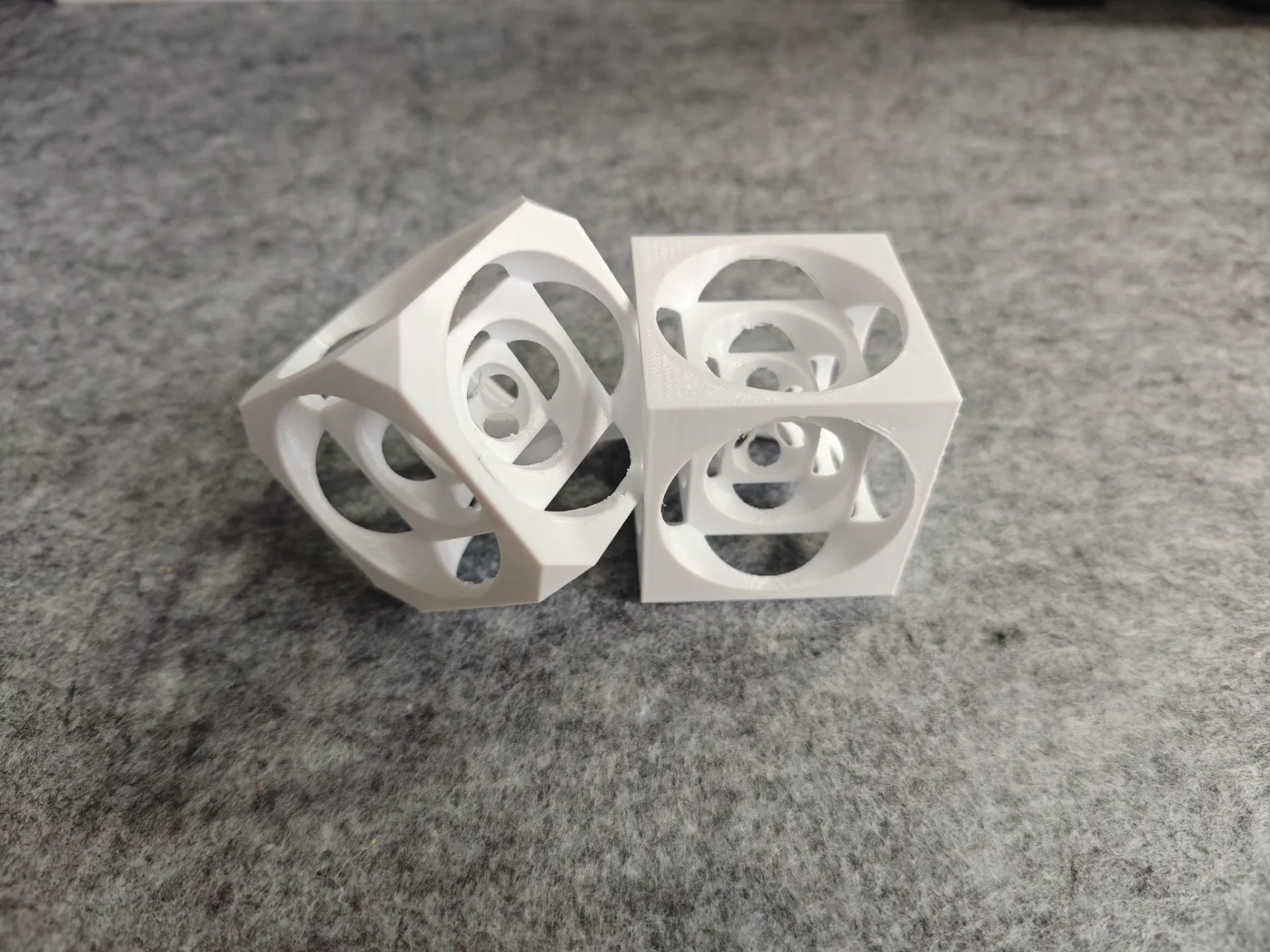 Miniatura 4 do modelo 3D 无限魔方摆件