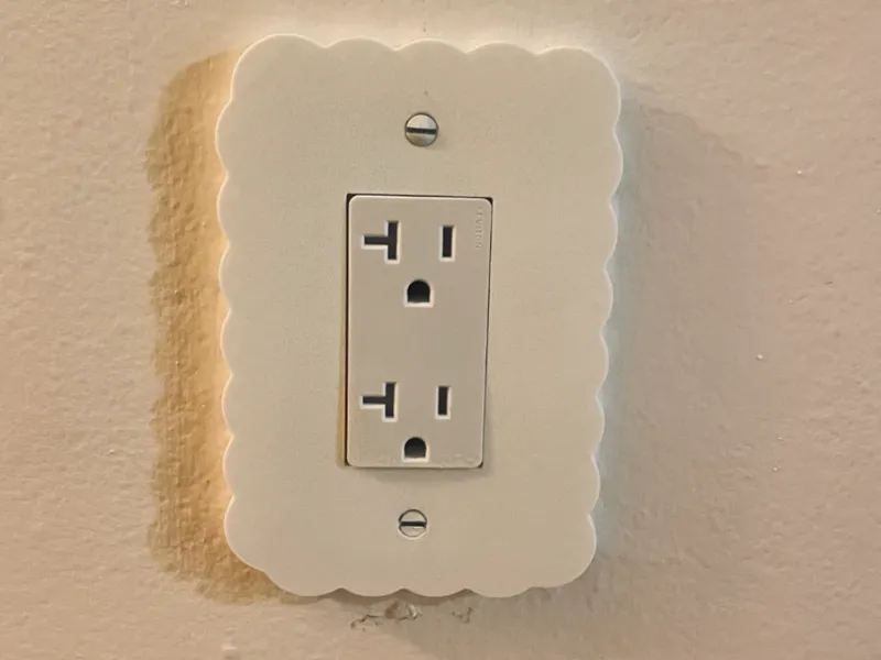 Wiggly Outlet Cover (Rocker Outlet Type)