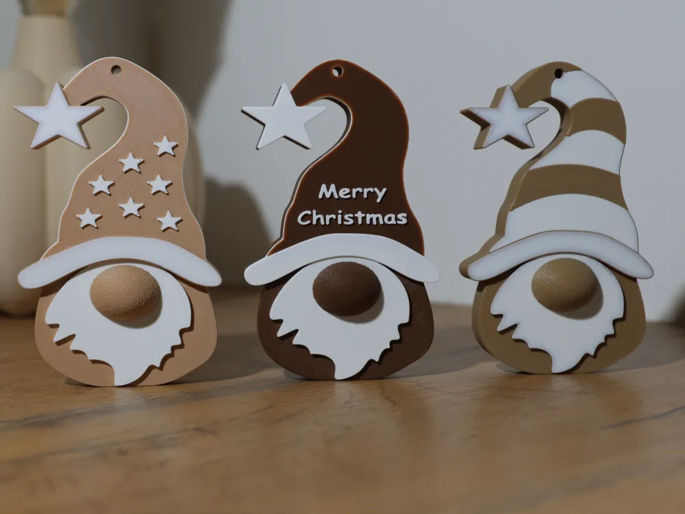 Adorno temático: Christmas Gnome – 4 Designs | Fuzzy Skin Nose. Referencia del modelo original.
