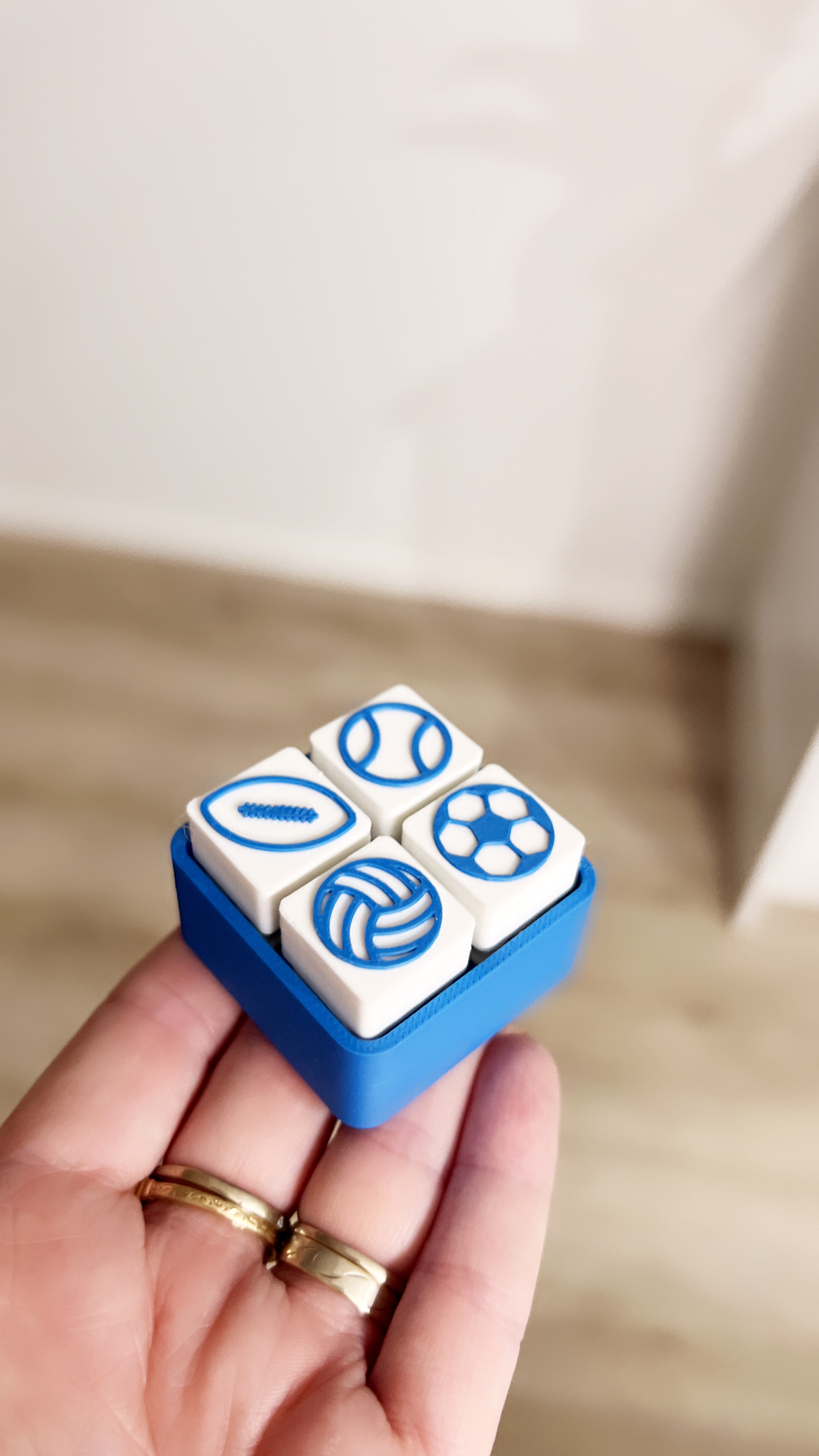 4 slot square base