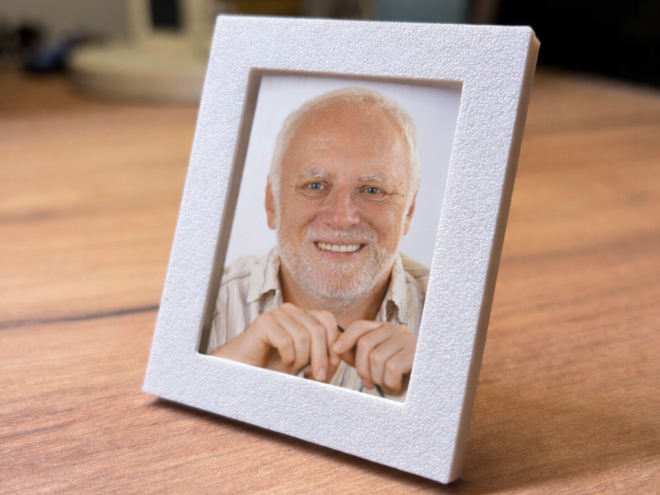 Simple ID Photo Stand (45x35 mm)
