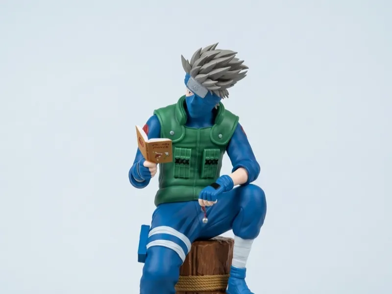 火影忍者旗木卡卡西（はたけ カカシ，Hatake Kakashi）悠闲坐姿手办