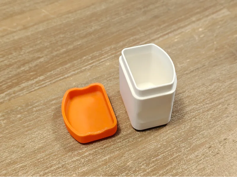 Kleine Box mit Deckel