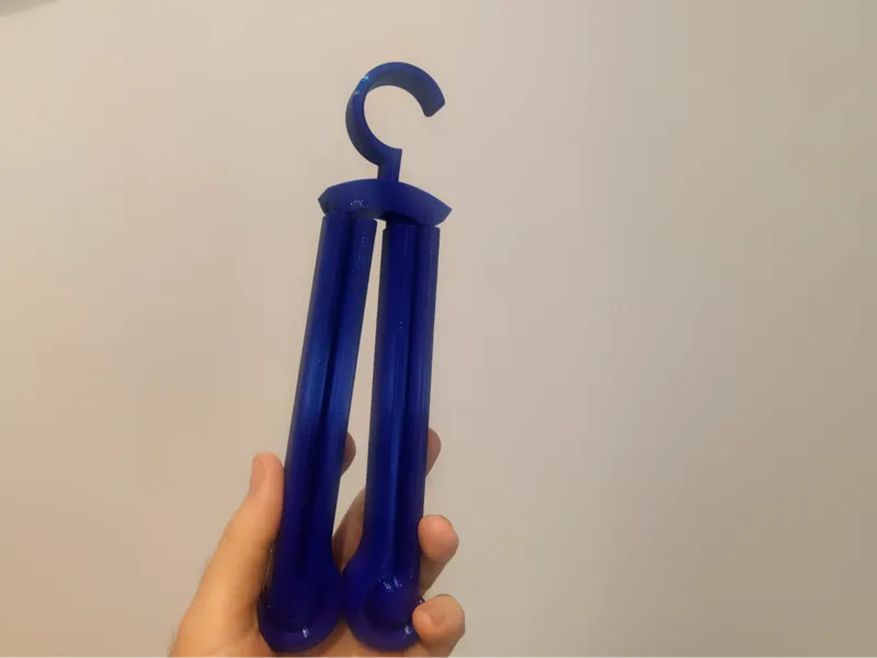 Foldable travel hanger