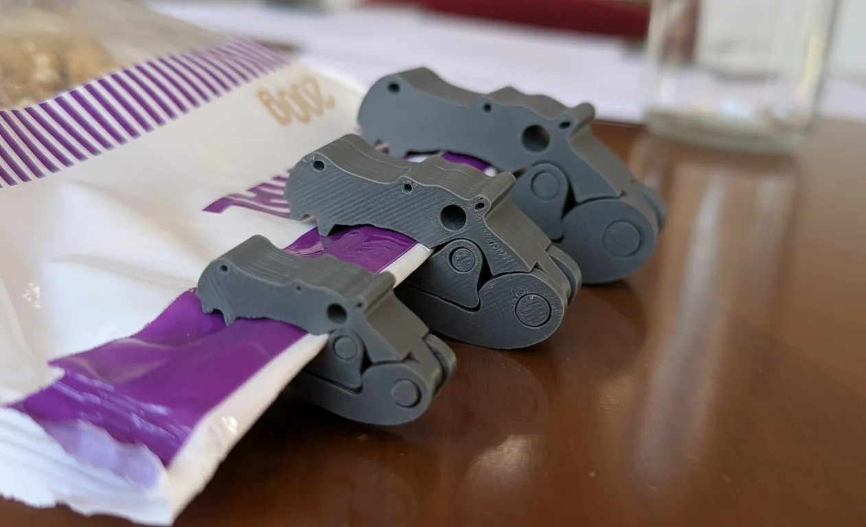 Hippo Bag Clip With Lock - Print In Place view 4
