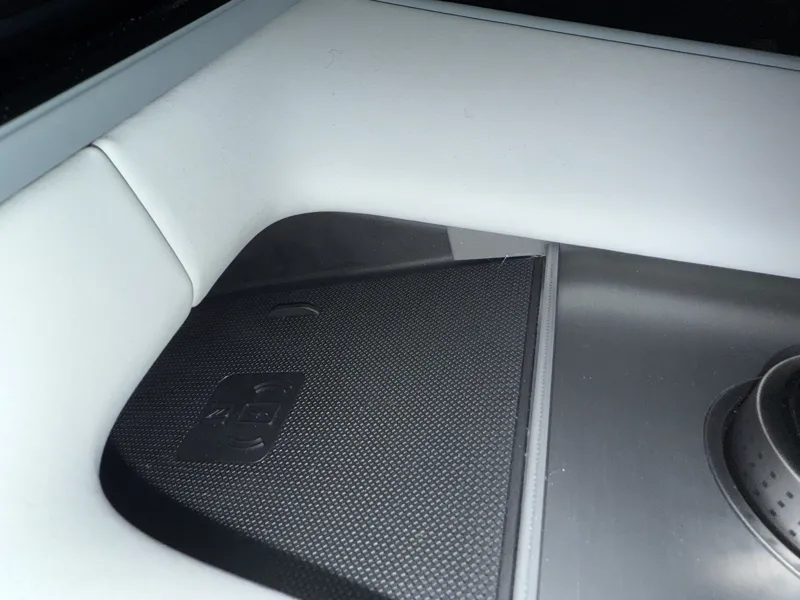 Polestar 4 Mobile Cradle Lip – Large Version 