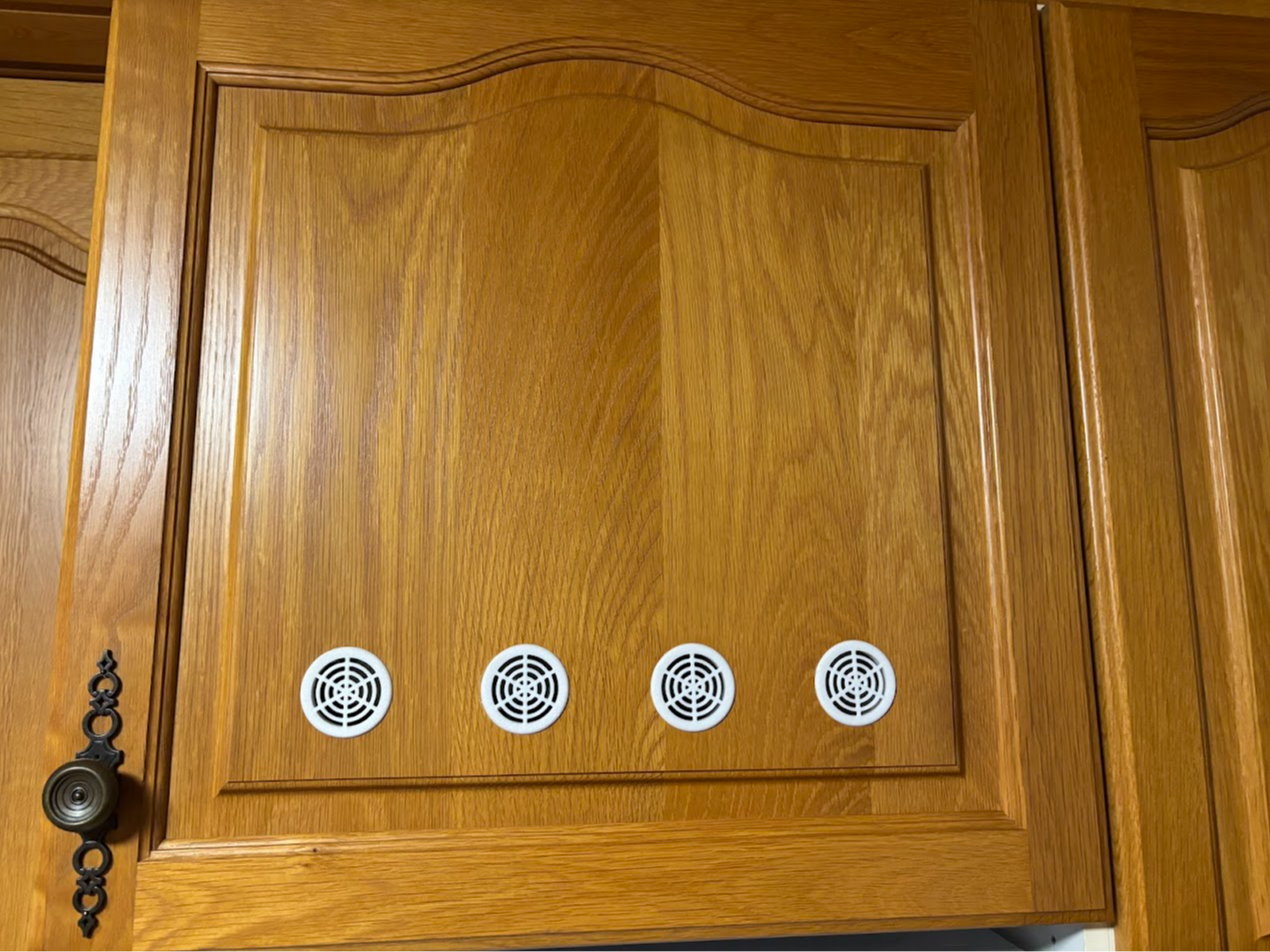 cabinet soffit vent