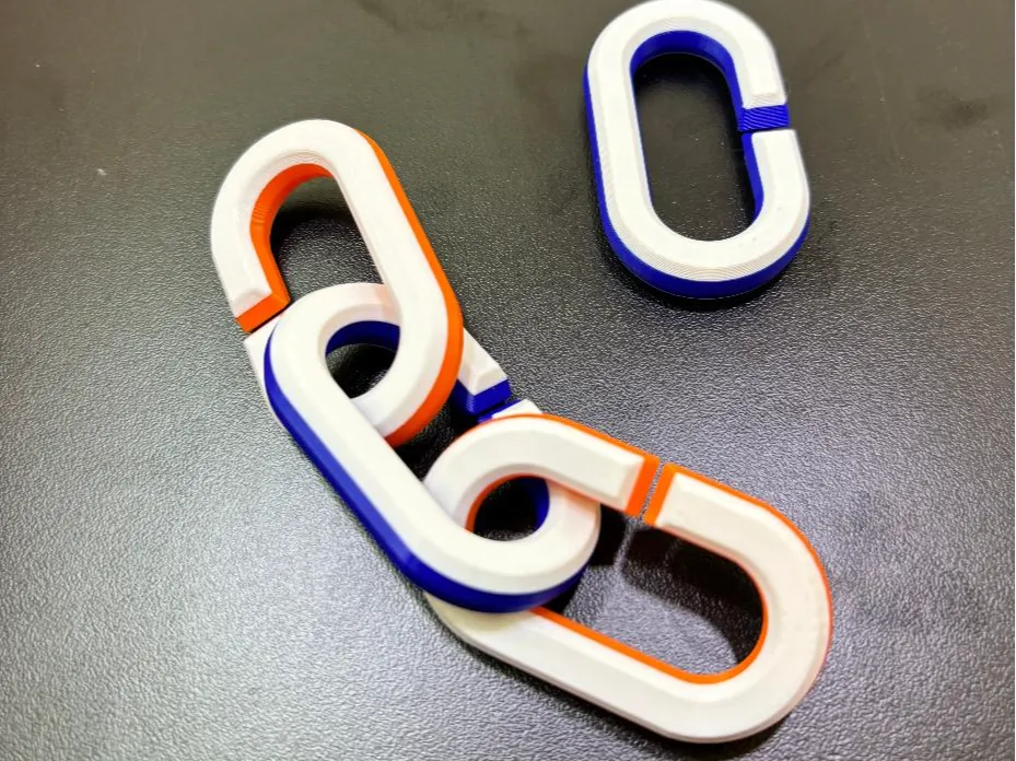 Easy Assemble Chain – Now Bigger & Two Colors! - Free 3D Print Model ...