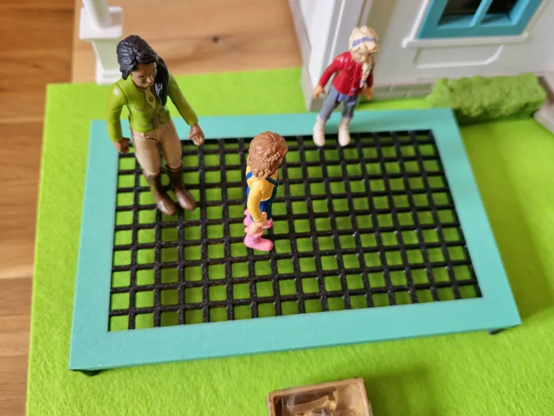 Trampolin für Puppenhaus oder Schleichfiguren