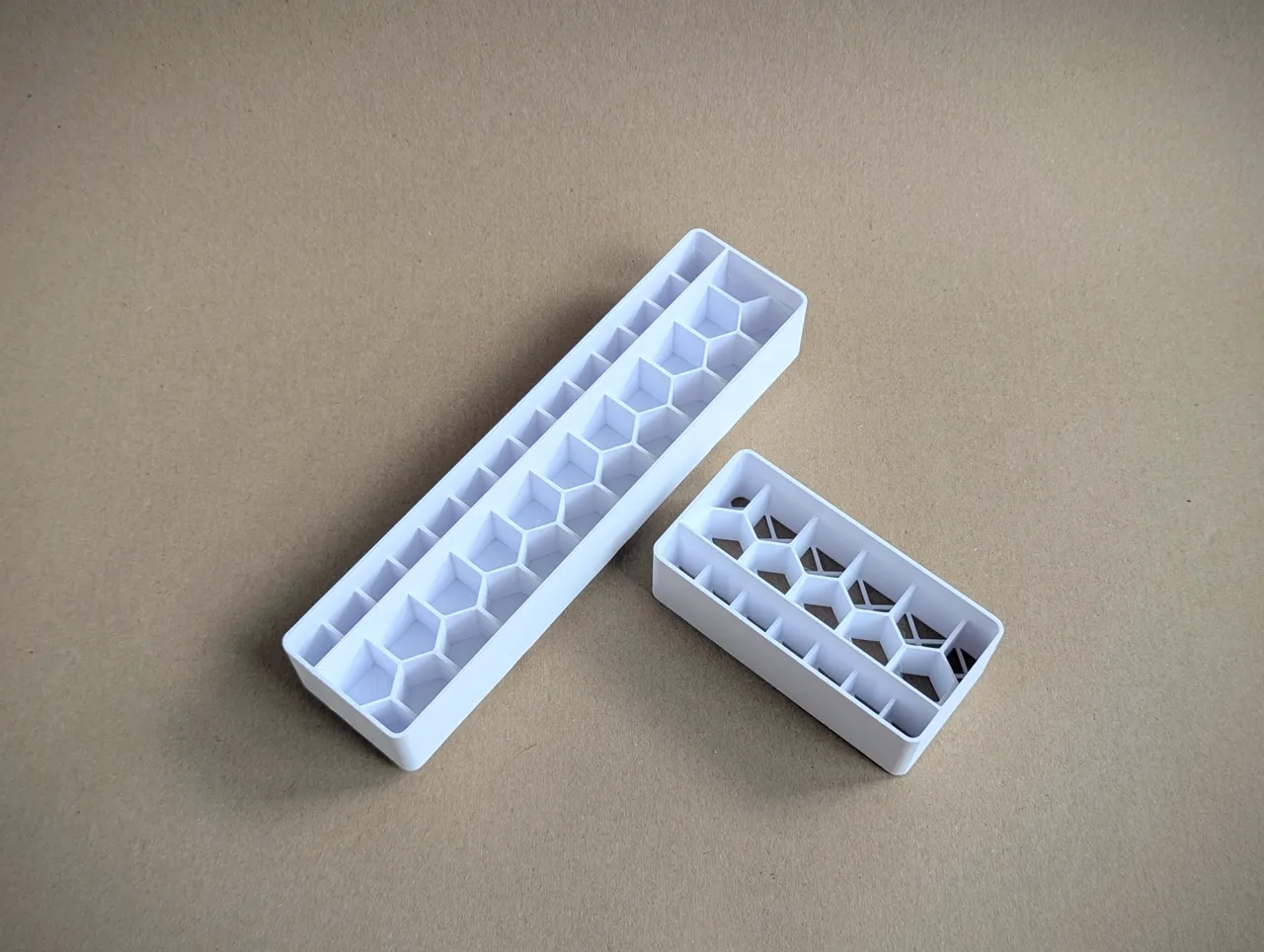Battery Holder with optional Gridfinity base view 3