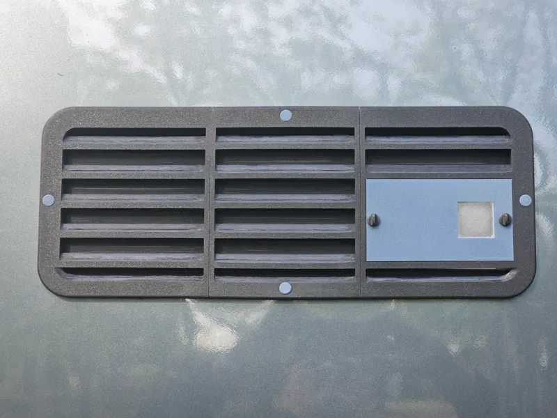 Lüftungsabdeckung Absorber Kühlschrank LS200 unten