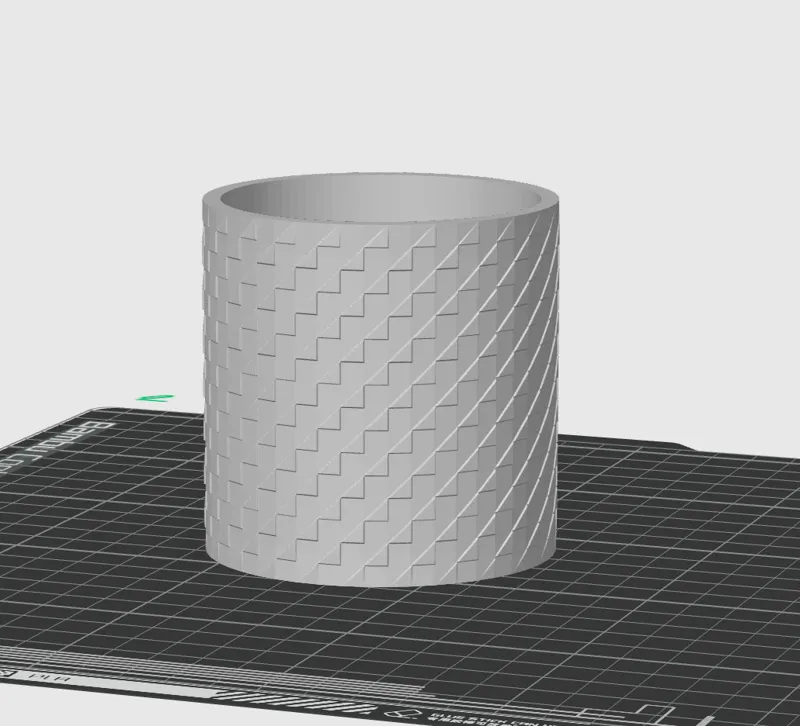 Diagonal triangles plant pot