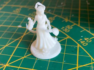 Tiefling female Bard