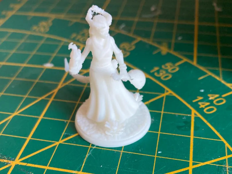 Tiefling female Bard