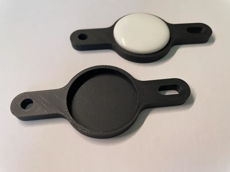 Apple Airtag holder for bike bottle mount