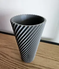 Twisted Ribbed Vase 140x100x100 mm