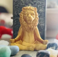 Sculpture de lion en méditation — photo 2