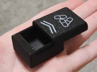 Pocket Pillbox with hidden magnets