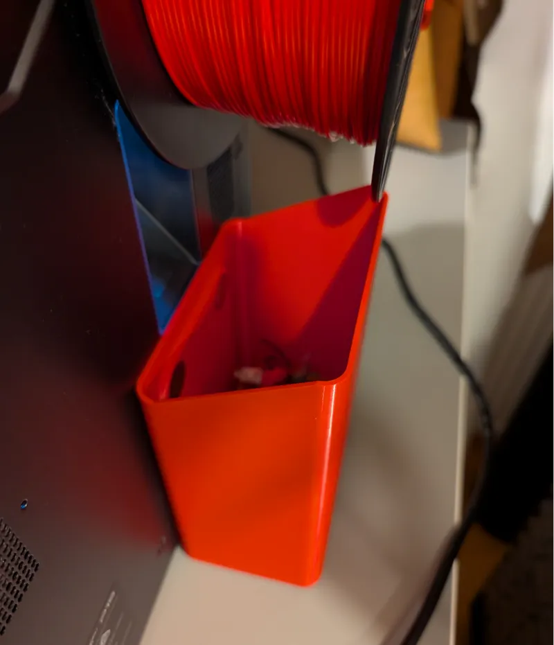 Catches everything P1S poopbucket magnetic mount
