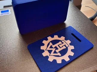 Box mit Schiebedeckel THW