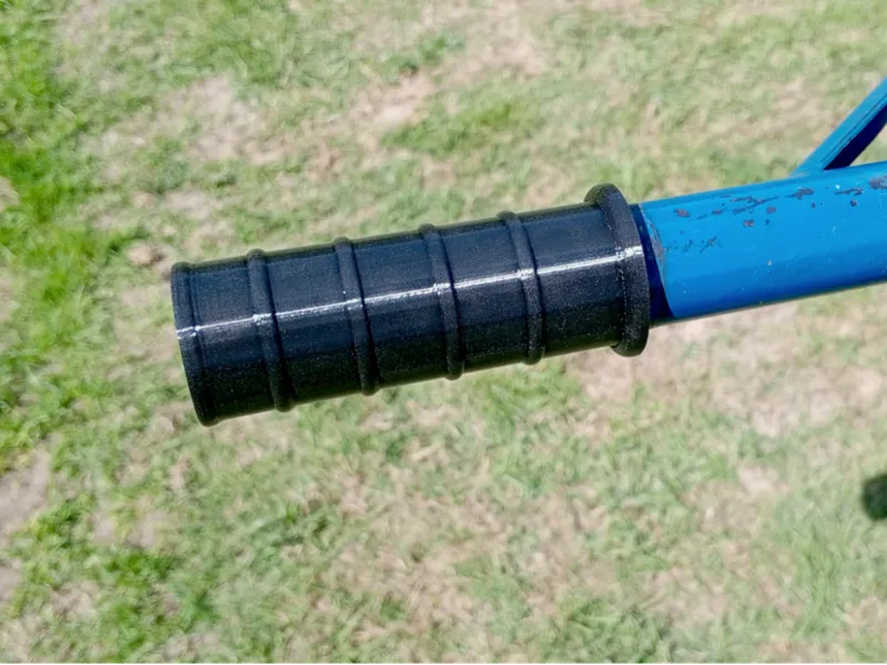 Replacement wheelbarrow handle 