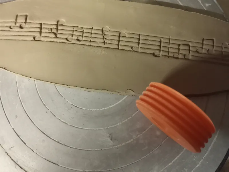 Music staff finger roller for clay