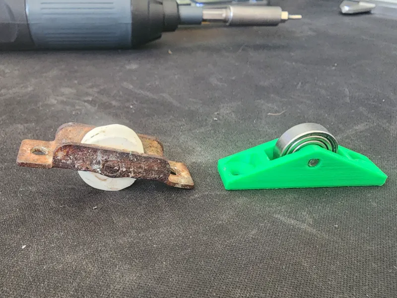 Screen door replacement roller bearing wheel