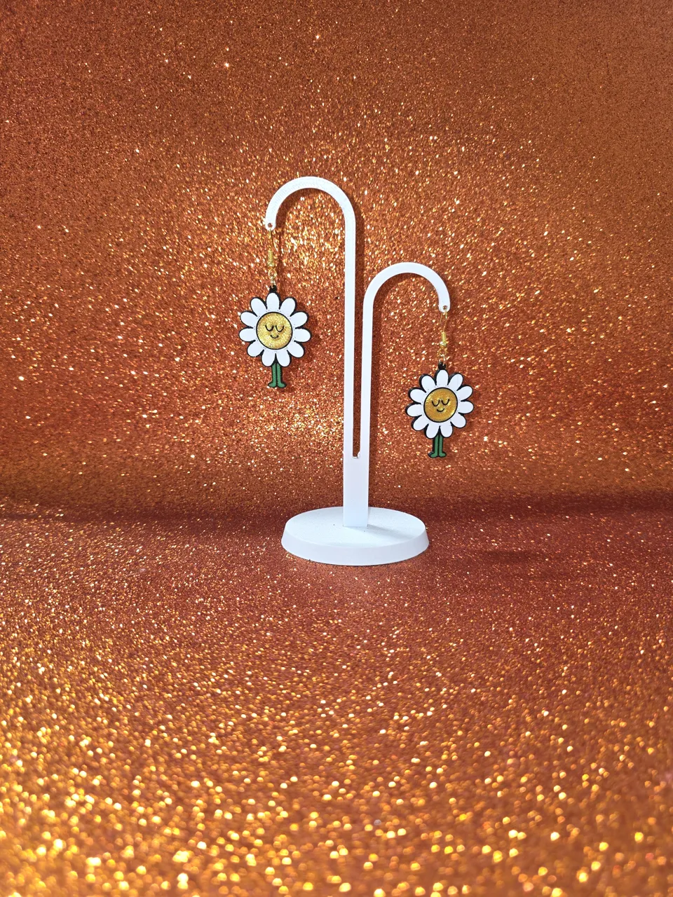 Cute daisy earrings view 3
