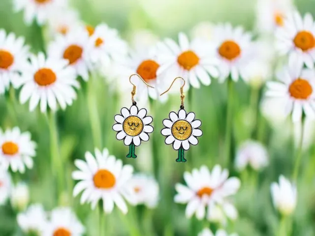 Cute daisy earrings