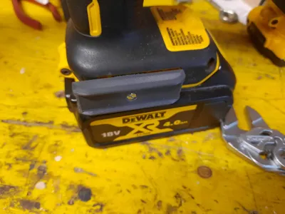 Dewalt magnetic bits/screws holder