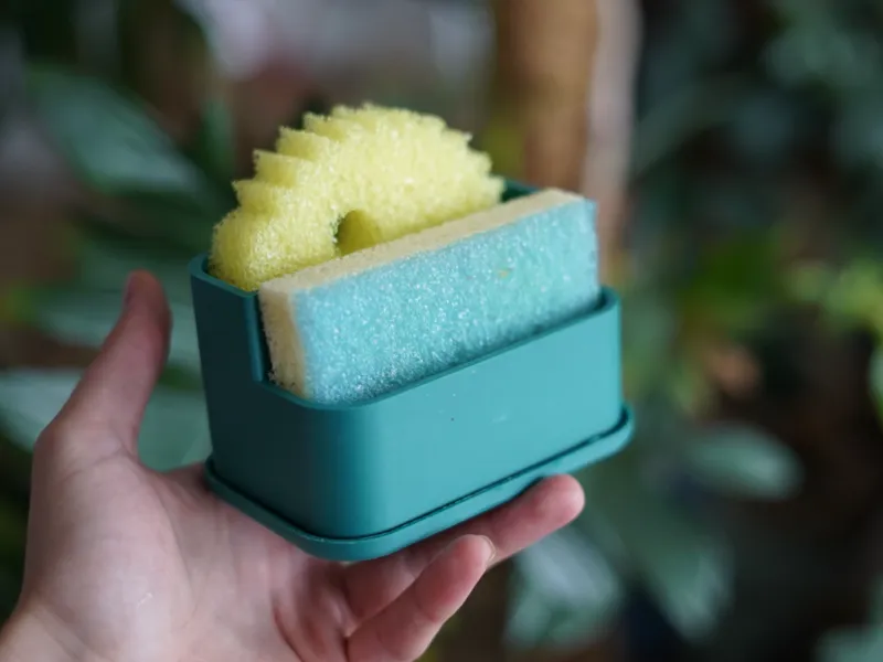 Sponge holder with tray 