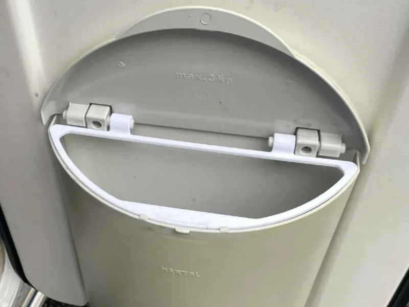 Caravan/mobilehome trash can part