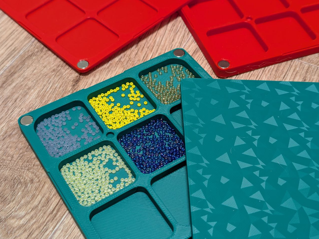 Simple 3x3 Beads Tray with Magnetic Lid