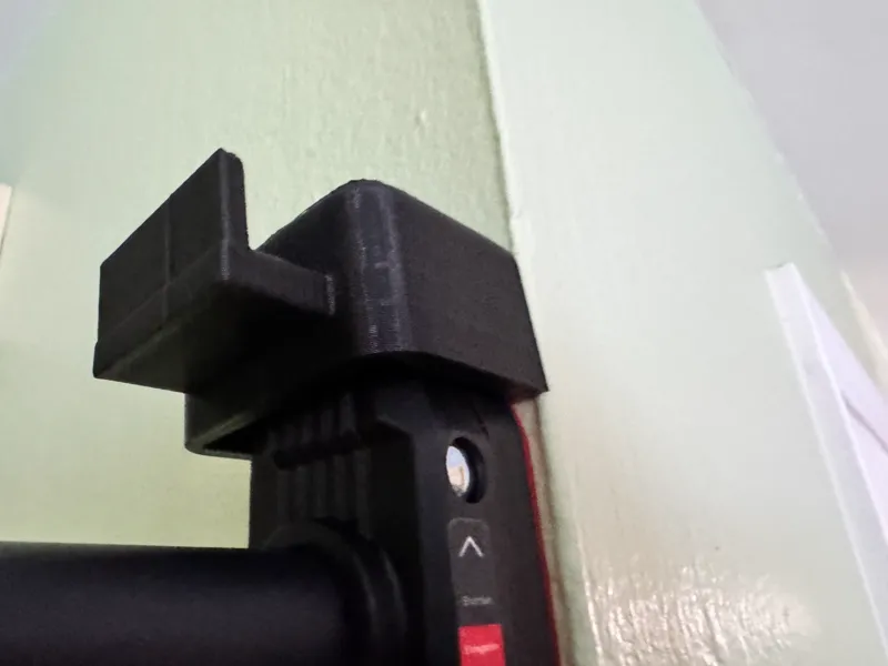 Pull Up Bar Band Clip