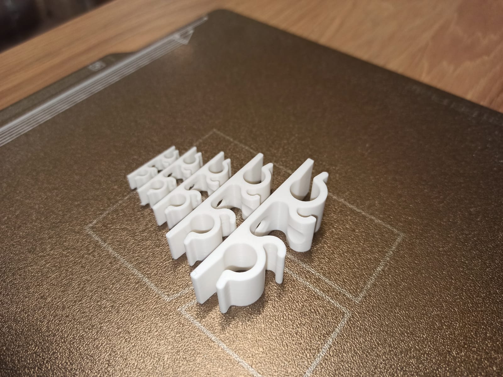 Miniatura 3 do modelo 3D Strong triple cable clips