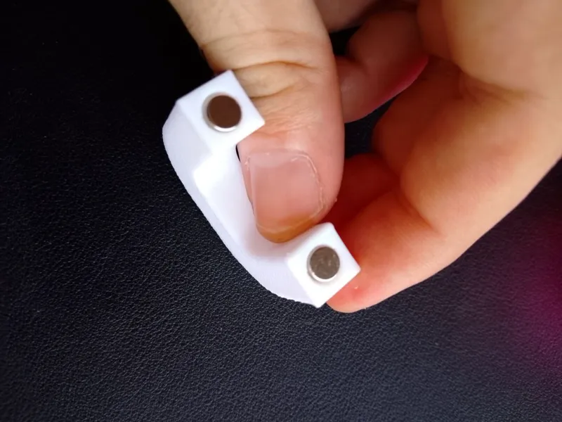 U pin with holes for 5x2 mm magnets v1