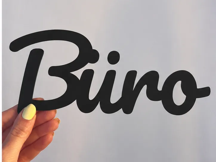 Elegantes Türschild „Büro“ in Schnörkelschrift
