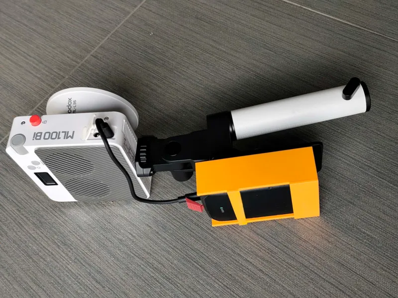 V mount to Parkside powerbank for Godox Ml100