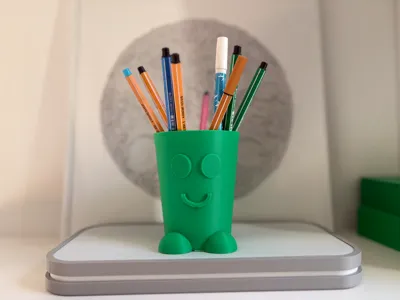 My little deskfriend